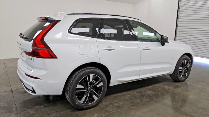 Volvo XC60  2026