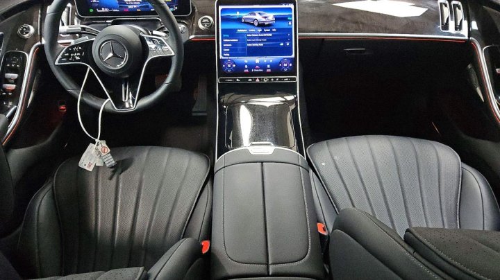 Mercedes-Benz S  2025