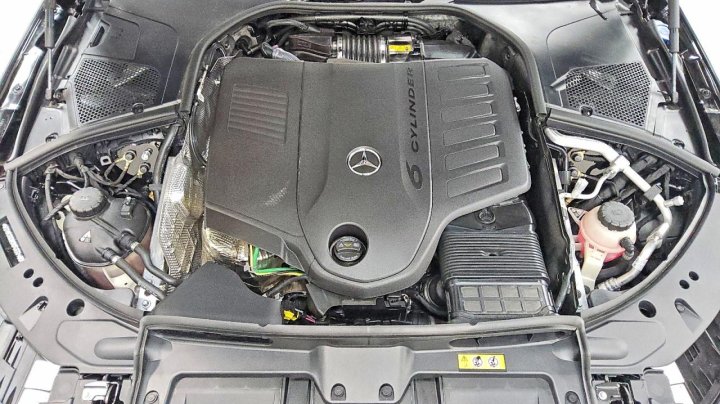 Mercedes-Benz S  2025