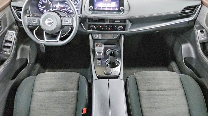 Nissan ROGUE  2021