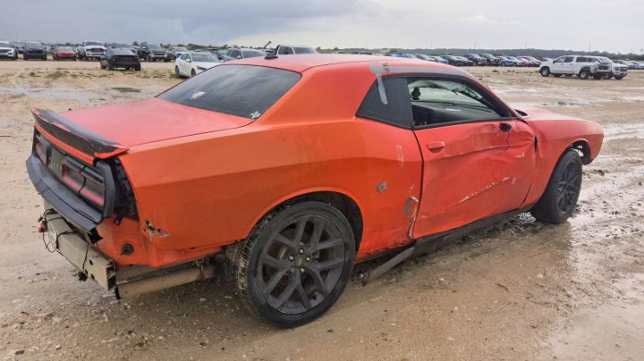 Dodge Challenger  2020