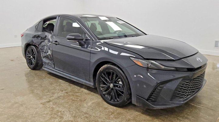 Toyota Camry  2025