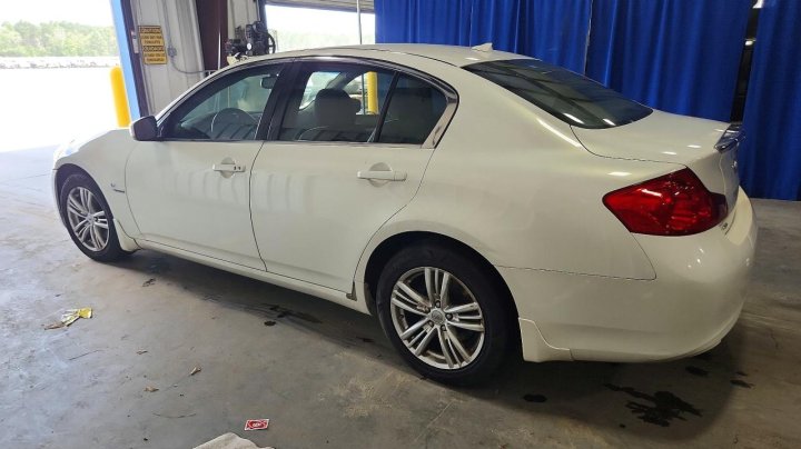 INFINITI Q40  2015