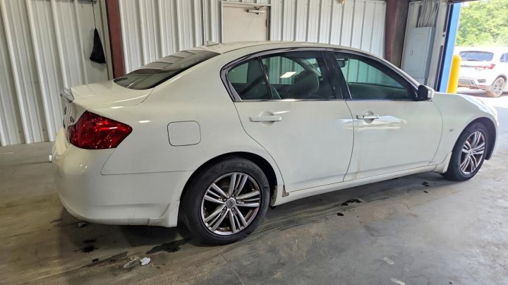 INFINITI Q40  2015