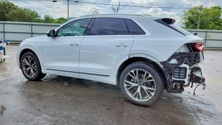 Audi Q8  2021