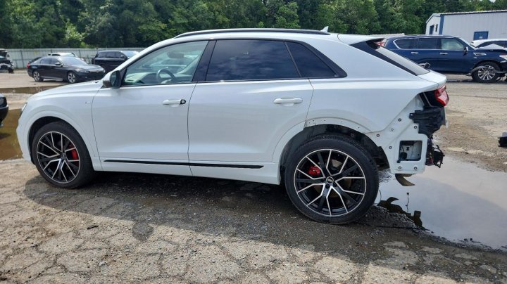 Audi Q8  2021