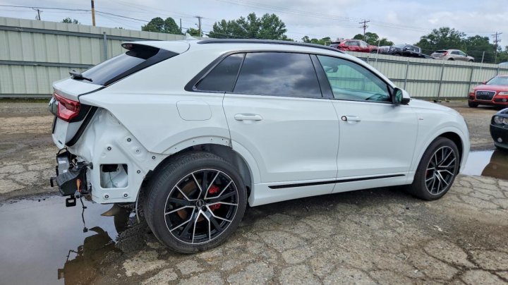 Audi Q8  2021