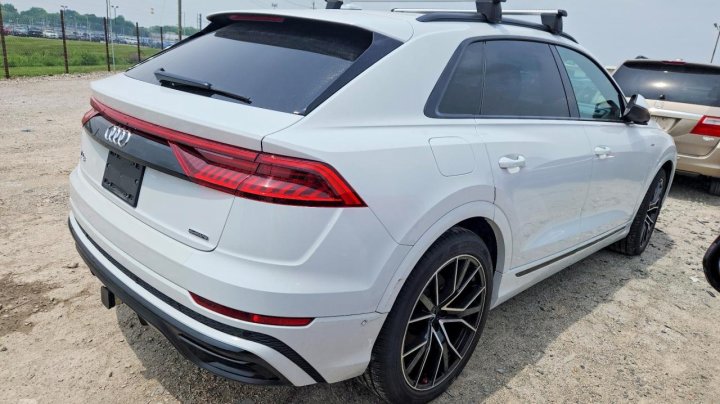 Audi Q8  2020