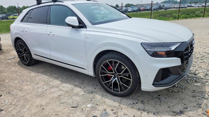 Audi Q8  2020