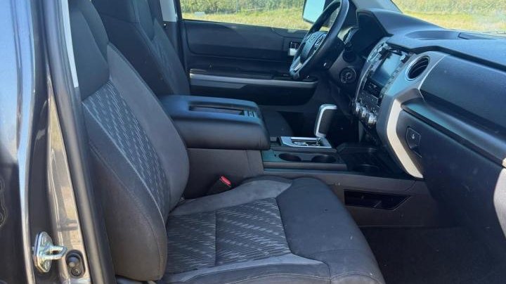 Toyota TUNDRA DOUBLE CAB SR 2020
