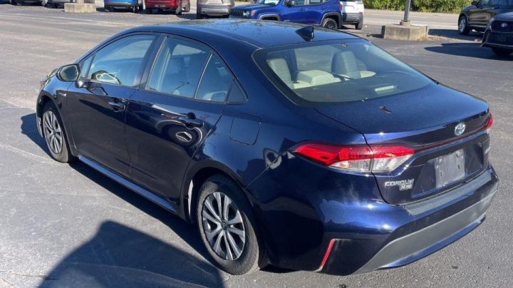 Toyota Corolla LE 2021