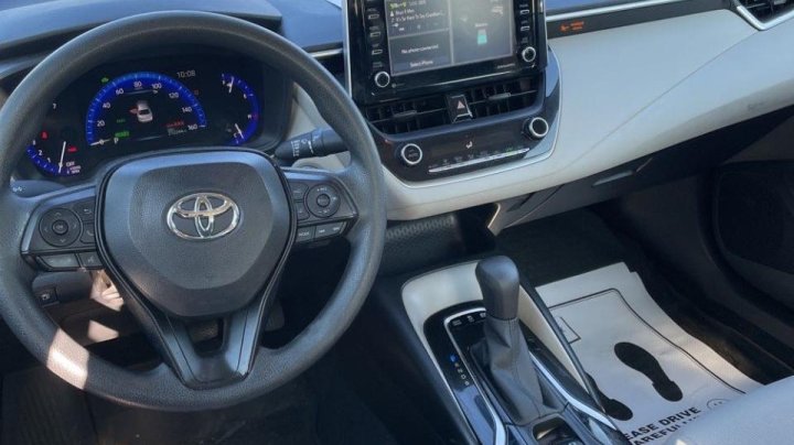 Toyota Corolla LE 2021