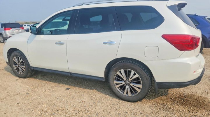 Nissan Pathfinder S 2017