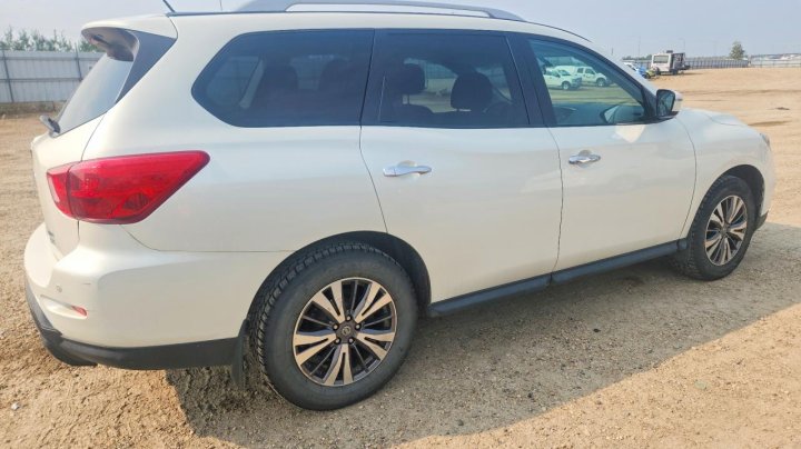 Nissan Pathfinder S 2017