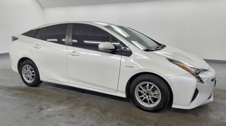 Toyota Prius Two 2018