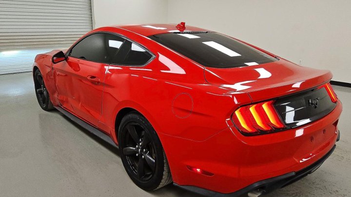 Ford MUSTANG Mustang 2020