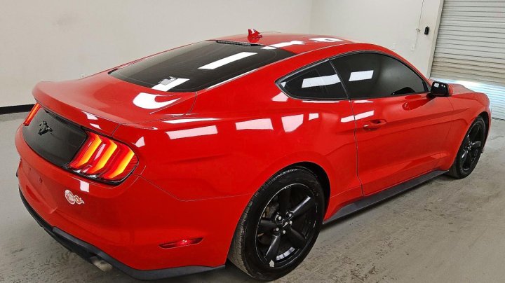Ford MUSTANG Mustang 2020