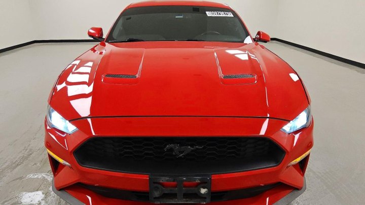 Ford MUSTANG Mustang 2020