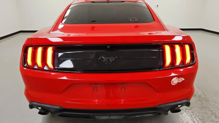 Ford MUSTANG Mustang 2020