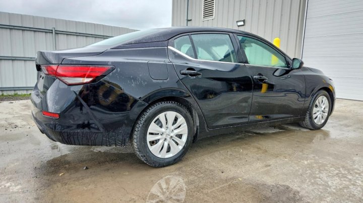 Nissan Sentra S 2022