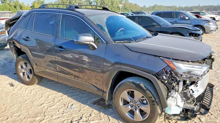 Toyota RAV4 Xle 2025