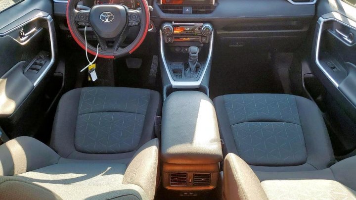 Toyota RAV4 Xle 2025