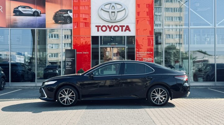 Toyota Camry Premium 2023