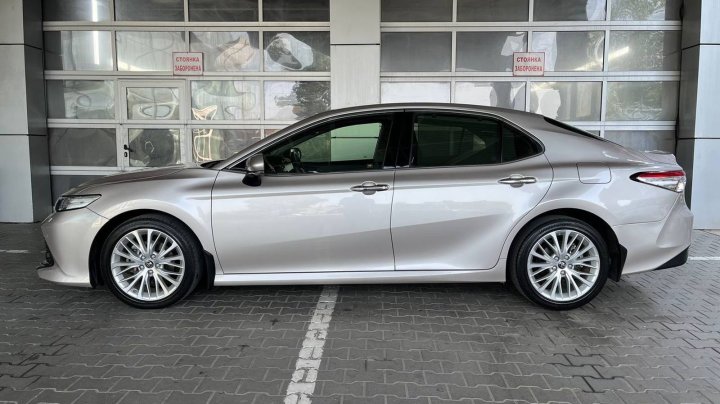 Toyota Camry Premium 2018