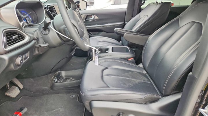 CHRYSLER Pacifica Select 2026