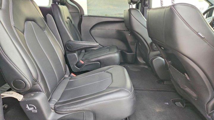 CHRYSLER Pacifica Select 2026