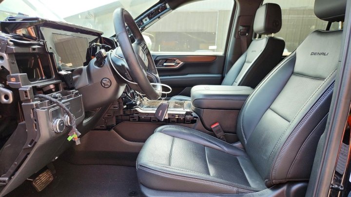 GMC YUKON Denali 2025
