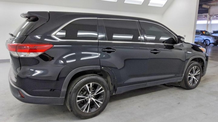 Toyota Highlander Le 2019