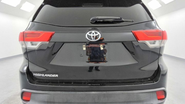Toyota Highlander Le 2019