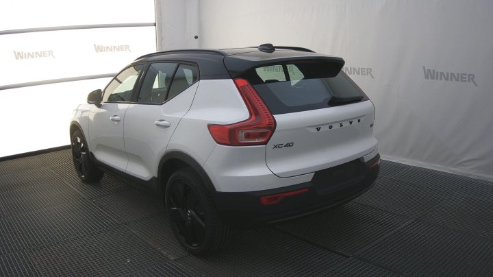 Volvo XC40 B4 Ultra Black Edition MY26.5 2026