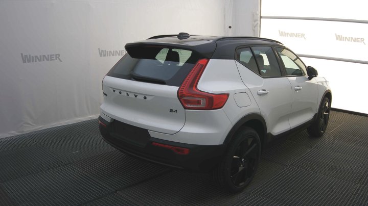 Volvo XC40 B4 Ultra Black Edition MY26.5 2026