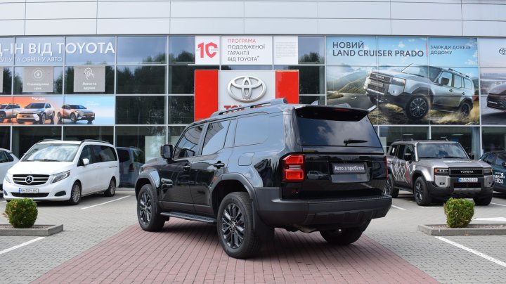 Toyota Land Cruiser Prado Premium 2025