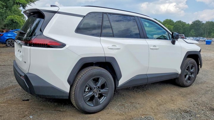 Toyota RAV4 Le 2026