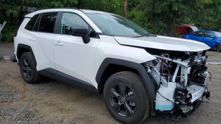 Toyota RAV4 Le 2026