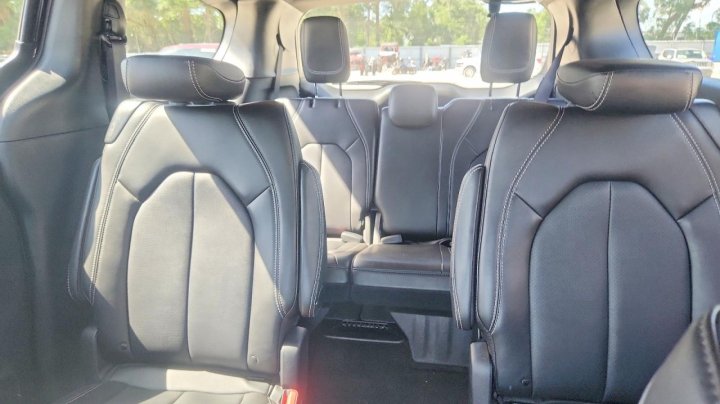 CHRYSLER Pacifica Select 2026