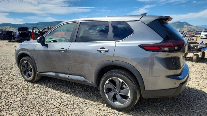 Nissan ROGUE Sv 2024