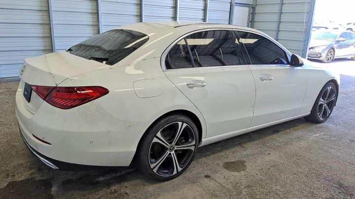 Mercedes-Benz C 300 2024