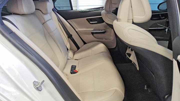 Mercedes-Benz C 300 2024