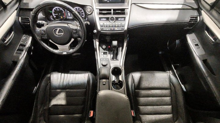 Lexus NX 200t Base/200t F Sport 2017