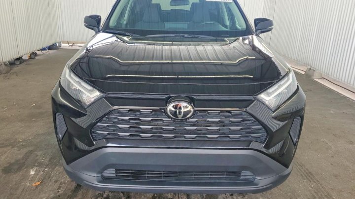 Toyota RAV4 Xle 2025