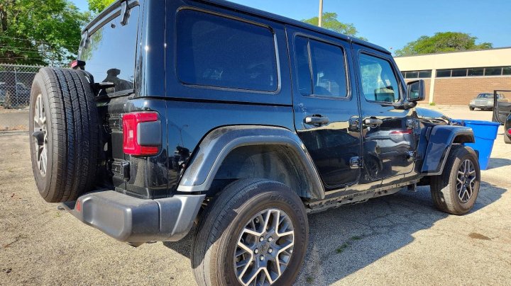 JEEP WRANGLER Sahara 2025