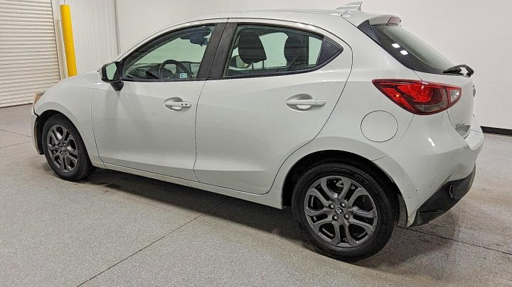 Toyota YARIS Hatchback Le 2020