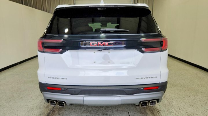 GMC Acadia Elevation 2026