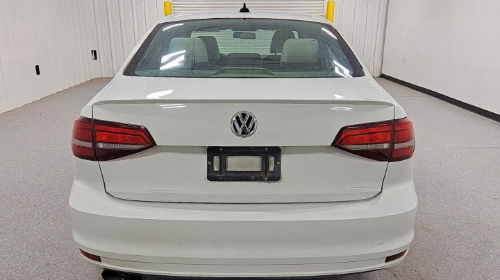 Volkswagen JETTA Sport 2016