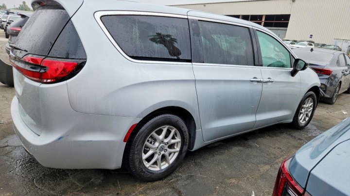CHRYSLER Pacifica Touring 2024