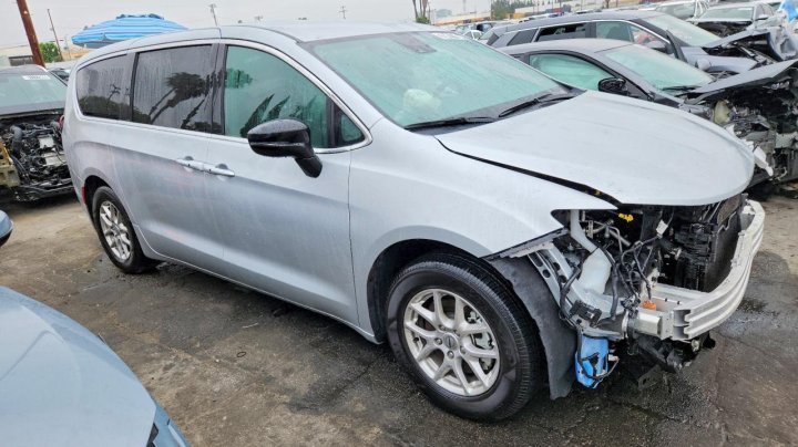 CHRYSLER Pacifica Touring 2024